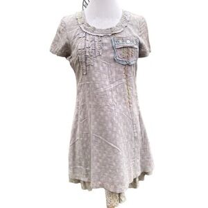 Style Camisa Embroidered Dress Chest Pocket Lace Peek Liner Trim | Medium